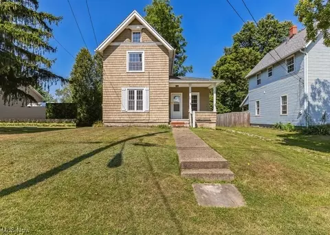 461 27th St NW, Massillon, OH 44647