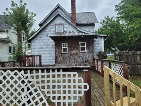 150 Bath St, Elyria, OH 44035 photo 3