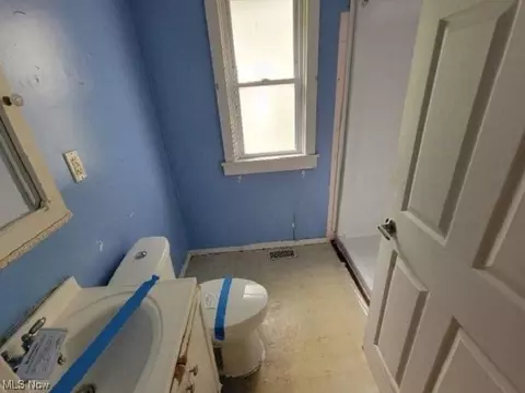 150 Bath St, Elyria, OH 44035 photo 9