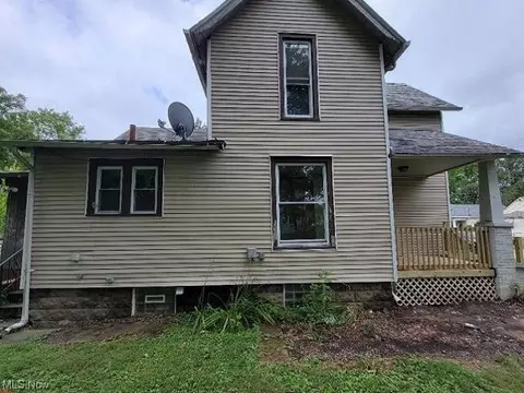 150 Bath St, Elyria, OH 44035 photo 2