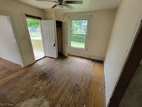 150 Bath St, Elyria, OH 44035 photo 4