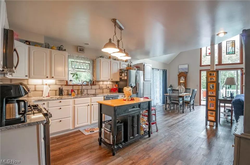  1155 E Robinson Ave, Barberton, OH 44203 photo 7