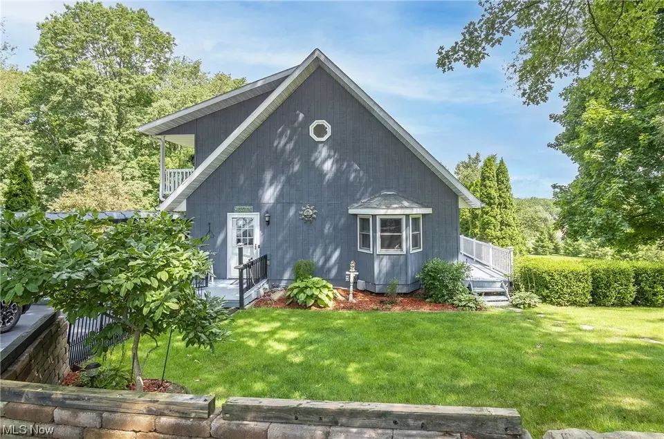  1155 E Robinson Ave, Barberton, OH 44203 photo 1