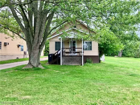 1775 S Arlington St, Akron, OH 44306