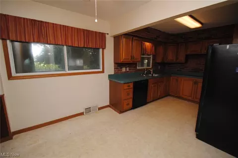 1447 Bellview St, Wickliffe, OH 44092 photo 10