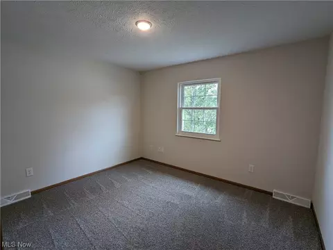 152 Findlay Ct, Elyria, OH 44035 photo 17