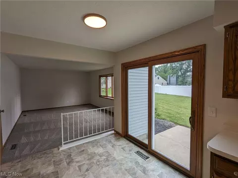 152 Findlay Ct, Elyria, OH 44035 photo 5