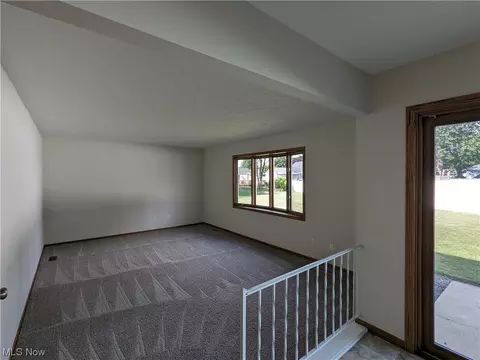 152 Findlay Ct, Elyria, OH 44035 photo 7