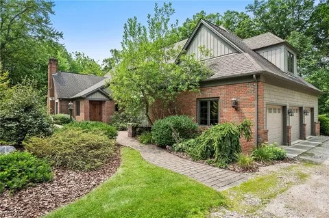 9377 Baldwin Rd, Kirtland Hills, OH 44060 photo 3
