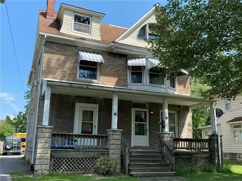 35 Summit Ave, Niles, OH 44446 photo 1