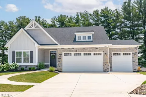 6804 Graceway Cir, Canton, OH 44721 photo 1