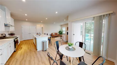 6804 Graceway Cir, Canton, OH 44721 photo 8