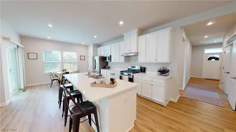 6804 Graceway Cir, Canton, OH 44721 photo 5