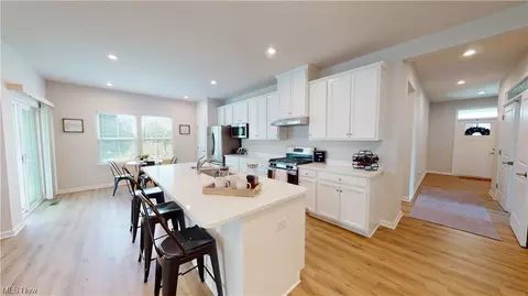 6804 Graceway Cir, Canton, OH 44721 photo 5