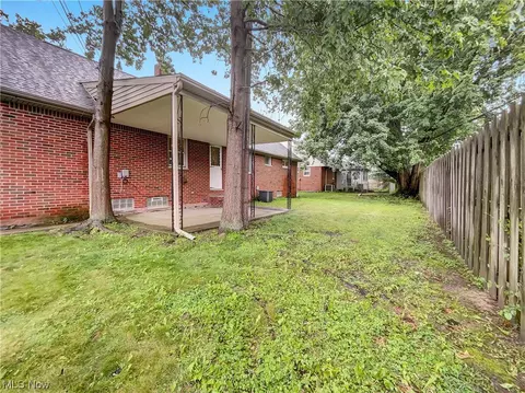 324 E 244th St, Euclid, OH 44123 photo 31