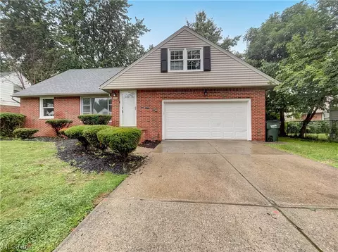 324 E 244th St, Euclid, OH 44123 photo 5