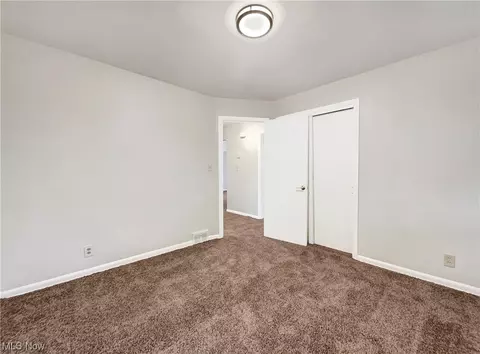 324 E 244th St, Euclid, OH 44123 photo 17