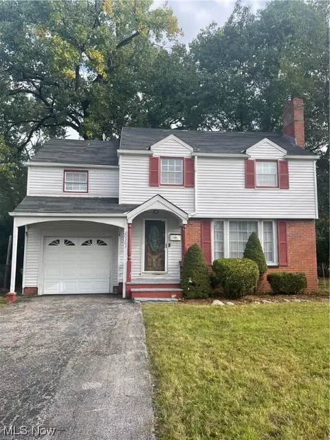 20303 Lanbury Ave, Warrensville Heights, OH 44122