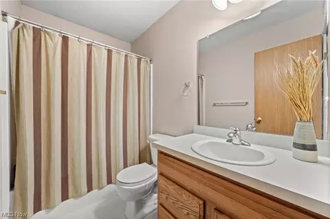 541 Upton Ct, Akron, OH 44319 photo 21