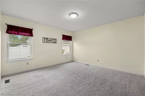 541 Upton Ct, Akron, OH 44319 photo 22