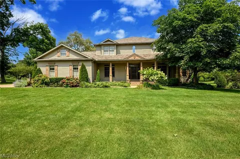 2335 Applegrove St NE, Canton, OH 44721