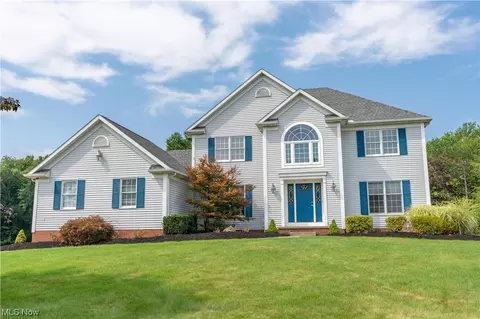 1650 Sawgrass Dr, Uniontown, OH 44685