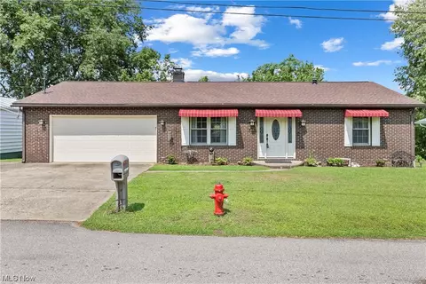 1405 Wilson St, Saint Marys, WV 26170