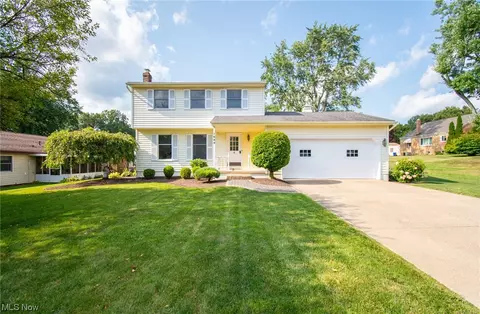 1654 Ridgewood Dr, Salem, OH 44460