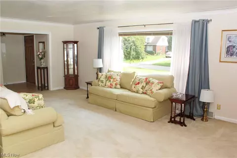 265 Griswold Dr, Boardman, OH 44512 photo 3