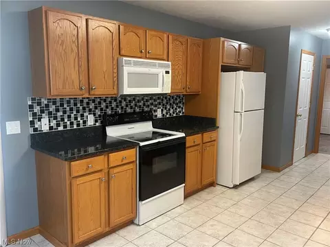 1241 Pebble Ct, Willoughby, OH 44094 photo 10