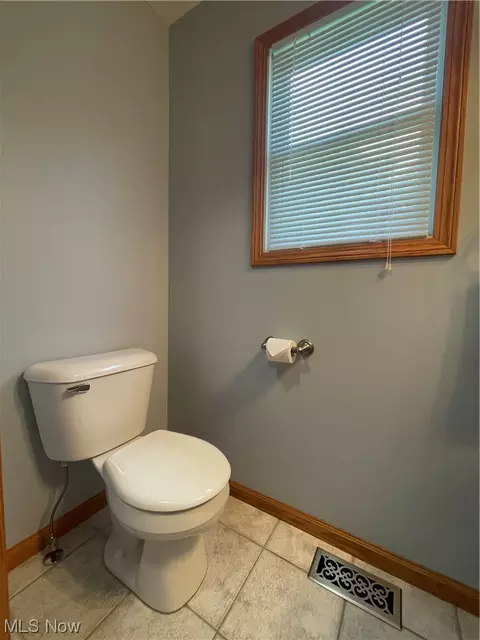 1241 Pebble Ct, Willoughby, OH 44094 photo 14