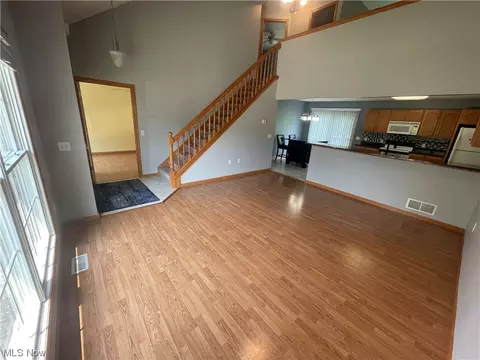 1241 Pebble Ct, Willoughby, OH 44094 photo 6