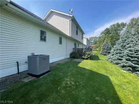 1241 Pebble Ct, Willoughby, OH 44094 photo 33
