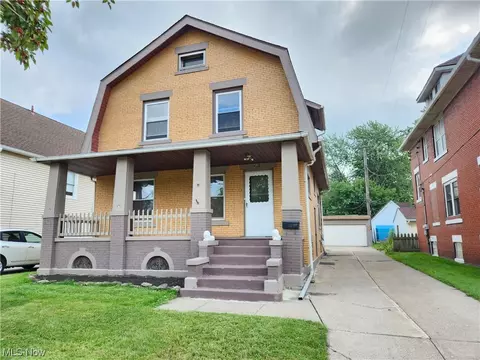 3919 E 42nd St, Newburgh Heights, OH 44105