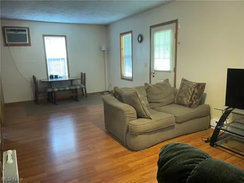 6519 Sanborn Rd, Ashtabula, OH 44004 photo 2