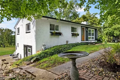10905 Barrs St SW, Massillon, OH 44647