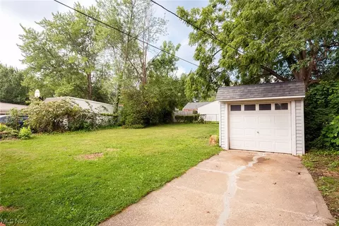 870 E 260th St, Euclid, OH 44132 photo 25