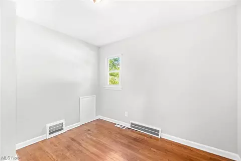 870 E 260th St, Euclid, OH 44132 photo 17
