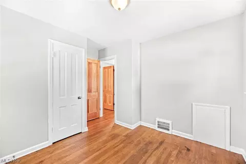 870 E 260th St, Euclid, OH 44132 photo 16