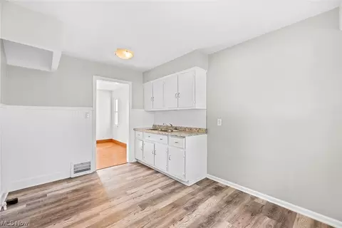 870 E 260th St, Euclid, OH 44132 photo 11