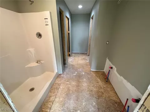 238 E Ohio Ave, Dover, OH 44622 photo 5