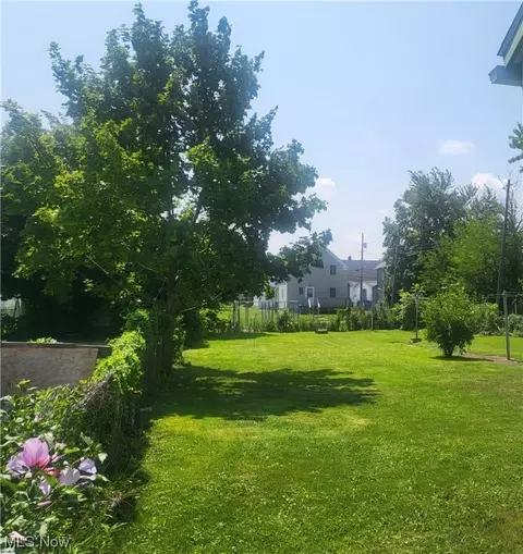 112 E 32nd St, Lorain, OH 44055 photo 3