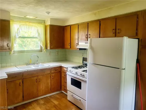 112 E 32nd St, Lorain, OH 44055 photo 6