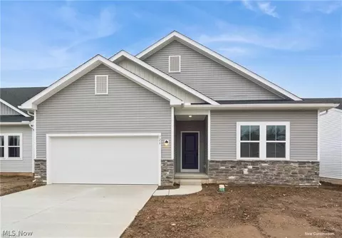 726 Hampshire Ct, Amherst, OH 44001