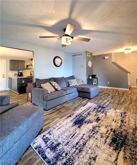 131 Roslyn Ave NW, Canton, OH 44708 photo 6