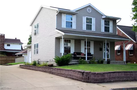 131 Roslyn Ave NW, Canton, OH 44708 photo 2