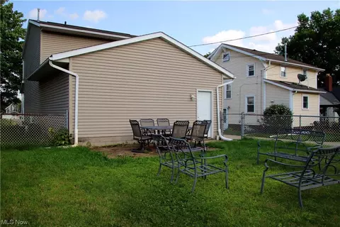 131 Roslyn Ave NW, Canton, OH 44708 photo 4
