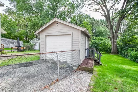 1852 Java Ave, Akron, OH 44305 photo 17