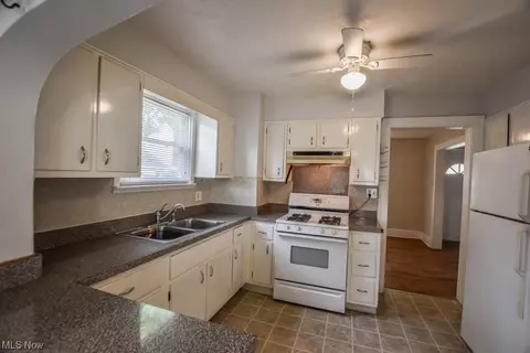 1852 Java Ave, Akron, OH 44305 photo 7
