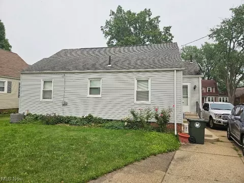 233 Montrose Ave NW, Canton, OH 44708 photo 3
